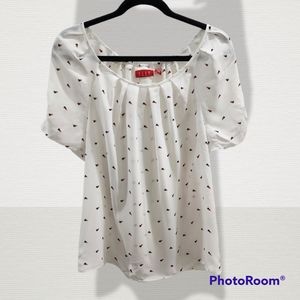 Elle white with black red and pink heart design, size medium